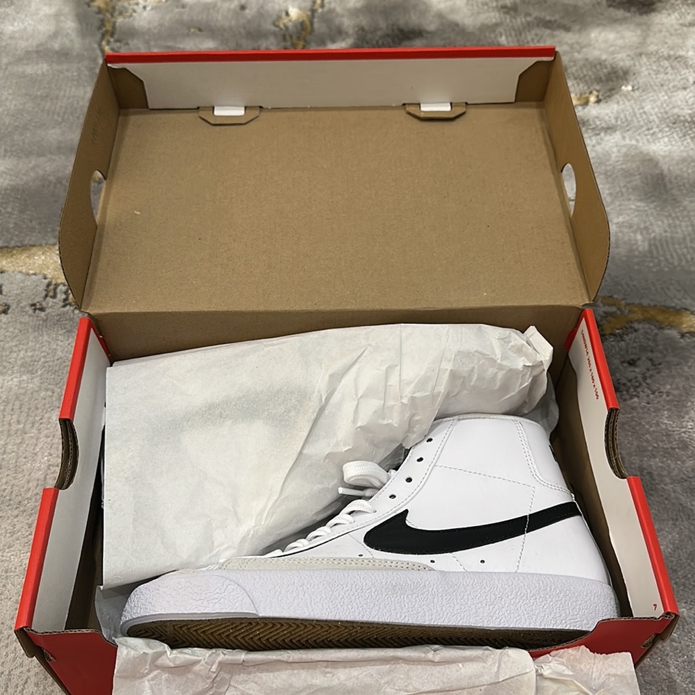 Nike Blazers Mid “77 White/Black-Team Orange